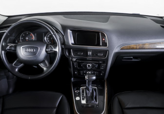 Подержанный автомобиль Audi Q5 2014 года (14 фото)
