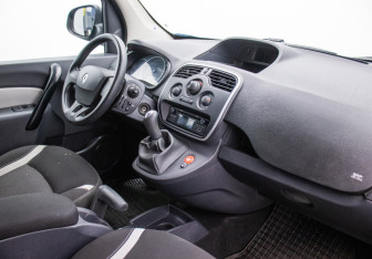 Подержанный автомобиль Renault Kangoo 2015 года (10 фото)