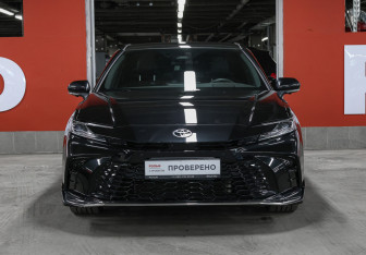 Подержанный автомобиль Toyota Camry Sedan 2025 года (2 фото)