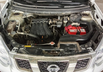 Подержанный автомобиль Nissan X-Trail 2012 года (9 фото)