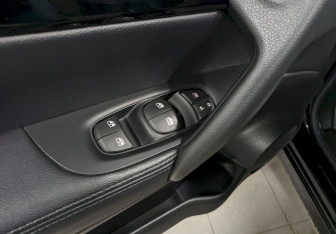 Подержанный автомобиль Nissan Qashqai 2021 года (12 фото)