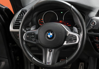 Подержанный автомобиль BMW X3 2019 года (16 фото)