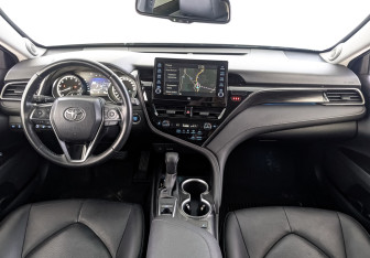 Подержанный автомобиль Toyota Camry Sedan 2021 года (14 фото)
