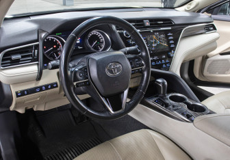 Подержанный автомобиль Toyota Camry Sedan 2020 года (16 фото)