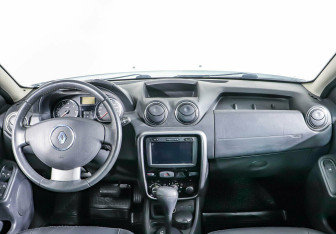Подержанный автомобиль Renault Duster 2013 года (9 фото)