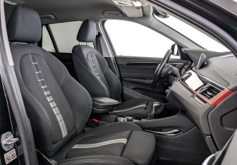 Подержанный автомобиль BMW X1 2018 года (24 фото)