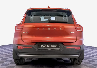 Подержанный автомобиль Volvo XC40 2019 года (6 фото)