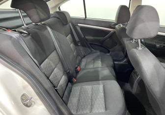 Подержанный автомобиль Skoda Octavia Liftback 2012 года (10 фото)