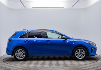 Подержанный автомобиль Kia Ceed Hatchback 2019 года (4 фото)