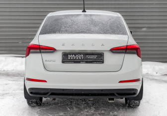 Подержанный автомобиль Skoda Rapid Liftback 2021 года (6 фото)