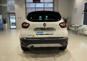 Подержанный автомобиль Renault Kaptur 2018 года (5 фото)