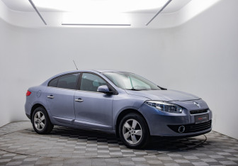 Подержанный автомобиль Renault Fluence 2010 года (3 фото)
