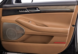Подержанный автомобиль Genesis G90 2021 года (25 фото)