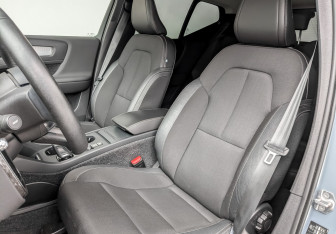 Подержанный автомобиль Volvo XC40 2020 года (20 фото)