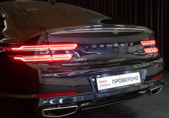 Подержанный автомобиль Genesis G80 2021 года (24 фото)