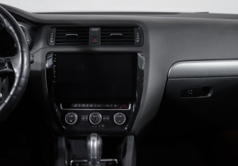 Подержанный автомобиль Volkswagen Jetta Sedan 2015 года (13 фото)