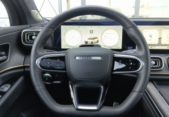 Подержанный автомобиль Jaecoo J8 2024 года (13 фото)