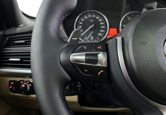 Подержанный автомобиль BMW X5 2007 года (17 фото)