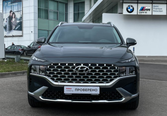 Подержанный автомобиль Hyundai Santa Fe 2021 года (2 фото)