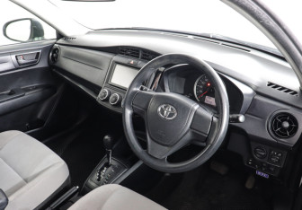 Подержанный автомобиль Toyota Corolla Sedan 2015 года (9 фото)