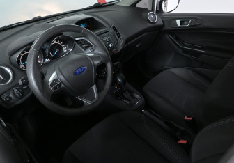 Подержанный автомобиль Ford Fiesta Hatchback 2016 года (7 фото)