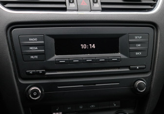 Подержанный автомобиль Skoda Octavia Liftback 2014 года (16 фото)