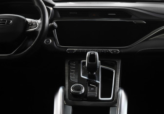 Подержанный автомобиль Geely Atlas Pro 2023 года (14 фото)