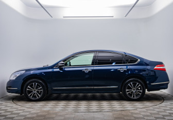 Подержанный автомобиль Nissan Teana 2010 года (2 фото)