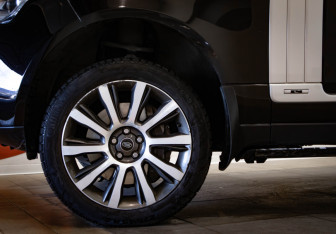 Подержанный автомобиль Land Rover Range Rover 2016 года (38 фото)