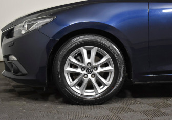 Подержанный автомобиль Mazda 3 Hatchback 2014 года (9 фото)