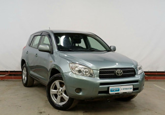 Подержанный автомобиль Toyota RAV4 2008 года (3 фото)
