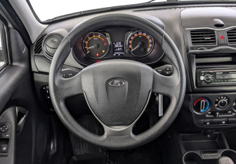 Подержанный автомобиль LADA (ВАЗ) Granta Sedan 2023 года (22 фото)