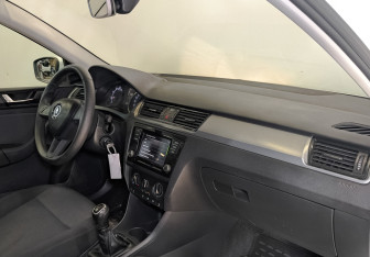 Подержанный автомобиль Skoda Rapid Liftback 2019 года (10 фото)