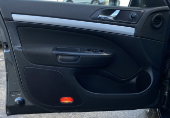 Подержанный автомобиль Skoda Octavia Liftback 2011 года (11 фото)