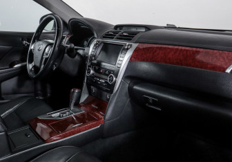 Подержанный автомобиль Toyota Camry Sedan 2013 года (9 фото)