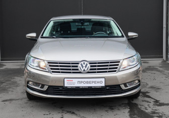 Подержанный автомобиль Volkswagen Passat CC 2012 года (2 фото)