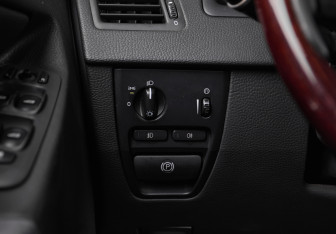 Подержанный автомобиль Volvo XC90 2012 года (13 фото)