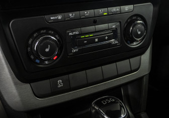 Подержанный автомобиль Skoda Yeti 2013 года (14 фото)