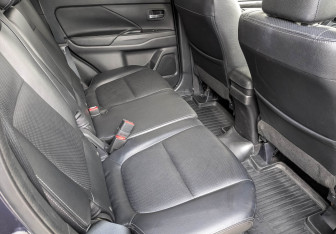 Подержанный автомобиль Mitsubishi Outlander 2016 года (18 фото)