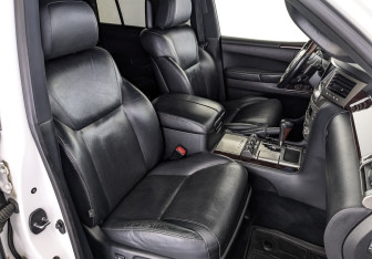 Подержанный автомобиль Lexus LX 2014 года (24 фото)