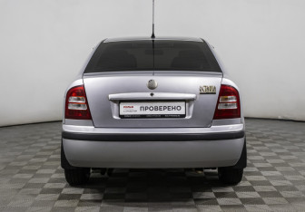 Подержанный автомобиль Skoda Octavia Liftback 2008 года (6 фото)
