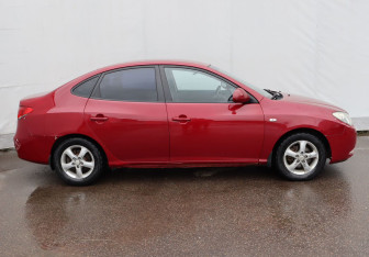 Подержанный автомобиль Hyundai Elantra Sedan 2007 года (7 фото)