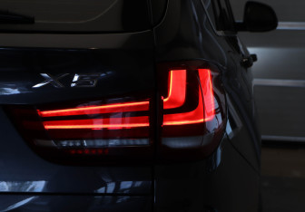 Подержанный автомобиль BMW X5 2016 года (28 фото)