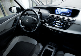 Подержанный автомобиль Citroen C4 Picasso 2016 года (12 фото)