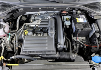 Подержанный автомобиль Skoda Octavia Liftback 2014 года (9 фото)