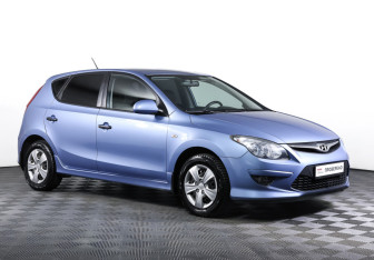 Подержанный автомобиль Hyundai i30 Hatchback 2011 года (3 фото)