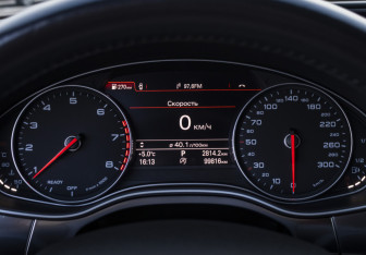 Подержанный автомобиль Audi A6 Sedan 2017 года (19 фото)