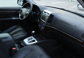 Подержанный автомобиль Hyundai Santa Fe 2011 года (9 фото)