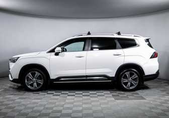 Подержанный автомобиль Geely Okavango 2024 года (8 фото)