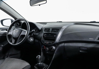 Подержанный автомобиль Hyundai Solaris Sedan 2013 года (5 фото)